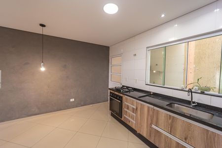 Cozinha de casa de condomínio para alugar com 3 quartos, 64m² em Vila Salete, São Paulo