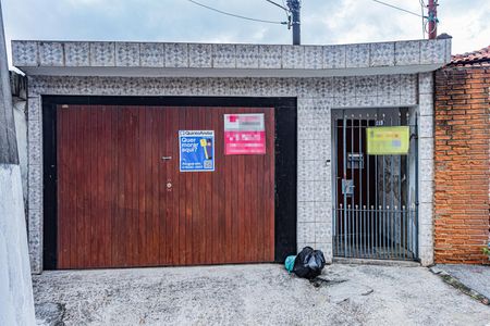 Casa para alugar com 164m², 2 quartos e 1 vaga Casa para alugar com 164m², 2 quartos e 1 vagaFachada