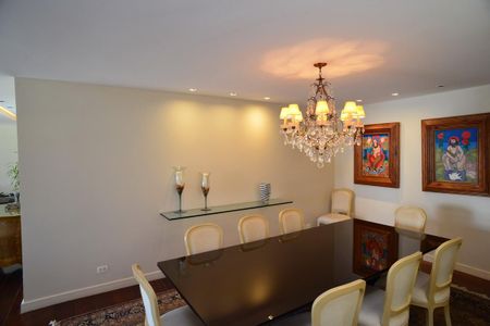 Apartamento à venda com 534m², 4 quartos e 4 vagas Apartamento à venda com 534m², 4 quartos e 4 vagasSala de Jantar