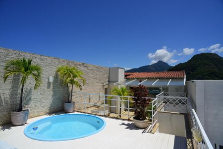 Apartamento à venda com 534m², 4 quartos e 4 vagas Apartamento à venda com 534m², 4 quartos e 4 vagasPiscina