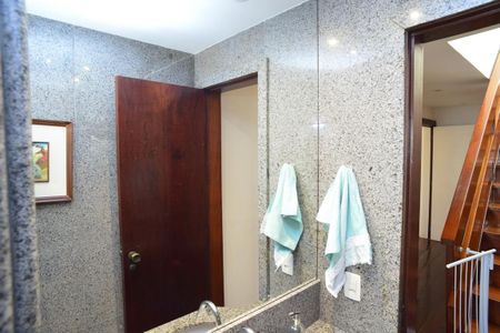 Apartamento à venda com 534m², 4 quartos e 4 vagas Apartamento à venda com 534m², 4 quartos e 4 vagasLavabo