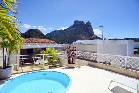 Apartamento à venda com 534m², 4 quartos e 4 vagas Apartamento à venda com 534m², 4 quartos e 4 vagasPiscina