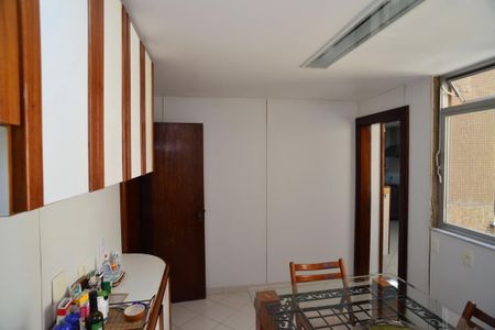 Apartamento à venda com 534m², 4 quartos e 4 vagas Apartamento à venda com 534m², 4 quartos e 4 vagasCopa