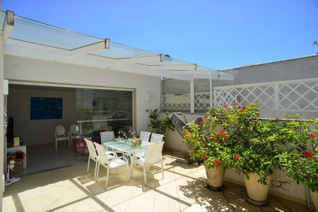 Apartamento à venda com 534m², 4 quartos e 4 vagas Apartamento à venda com 534m², 4 quartos e 4 vagasÁrea Gourmet