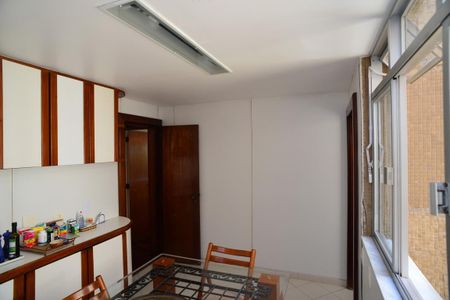 Apartamento à venda com 534m², 4 quartos e 4 vagas Apartamento à venda com 534m², 4 quartos e 4 vagasCopa