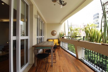 Varanda de apartamento à venda com 2 quartos, 162m² em Moema, São Paulo