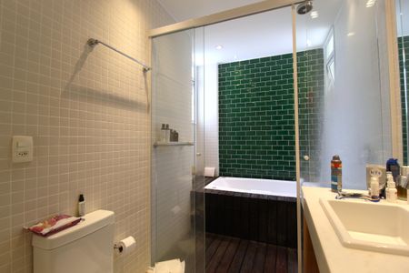 Apartamento à venda com 162m², 2 quartos e 3 vagasBanheiro da Suíte 2