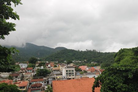 Casa de condomínio à venda com 200m², 3 quartos e 2 vagasSuíte 3 - Varanda