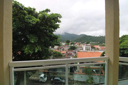 Casa de condomínio à venda com 200m², 3 quartos e 2 vagasSuíte 3 - Varanda