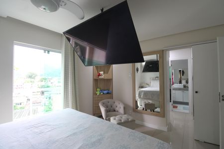 Casa de condomínio à venda com 200m², 3 quartos e 2 vagasSuíte 3