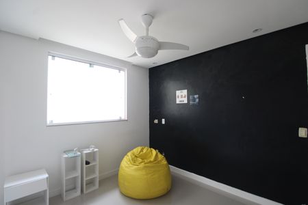 Casa de condomínio à venda com 200m², 3 quartos e 2 vagasSuíte 2