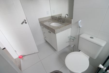 Casa de condomínio à venda com 200m², 3 quartos e 2 vagasBanheiro da suíte 1