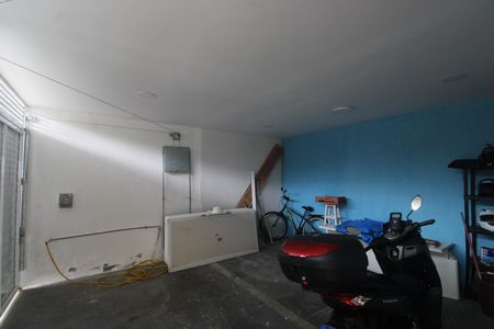 Casa de condomínio à venda com 200m², 3 quartos e 2 vagasGaragem