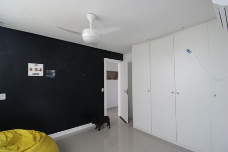 Casa de condomínio à venda com 200m², 3 quartos e 2 vagasSuíte 2