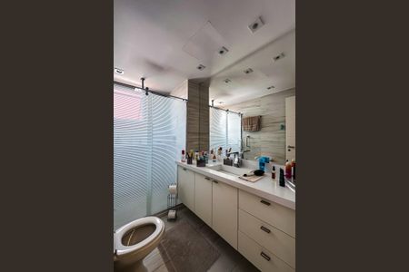 Apartamento à venda com 148m², 3 quartos e 2 vagasBanheiro da Suíte 1