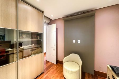 Apartamento à venda com 148m², 3 quartos e 2 vagasEscritório