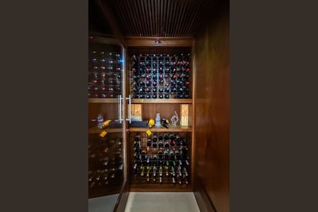 Apartamento à venda com 148m², 3 quartos e 2 vagasAdega