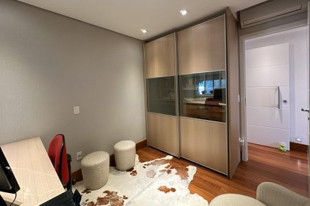 Apartamento à venda com 148m², 3 quartos e 2 vagasEscritório