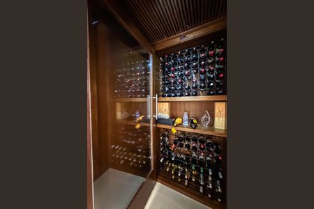 Apartamento à venda com 148m², 3 quartos e 2 vagasAdega