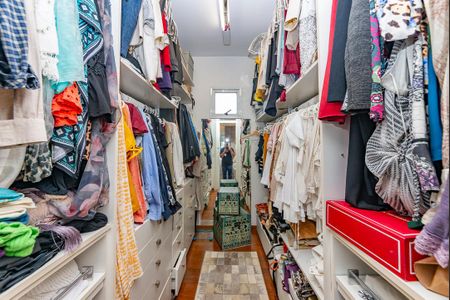 Apartamento à venda com 216m², 4 quartos e 4 vagas Apartamento à venda com 216m², 4 quartos e 4 vagasCloset da suíte 1