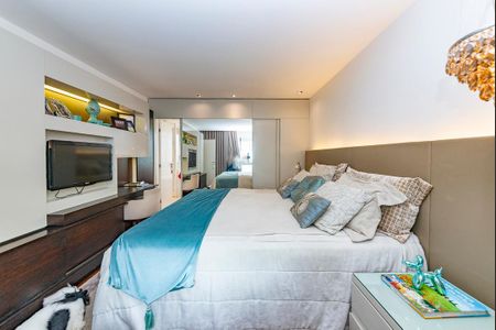 Apartamento à venda com 216m², 4 quartos e 4 vagas Apartamento à venda com 216m², 4 quartos e 4 vagasSuíte 1