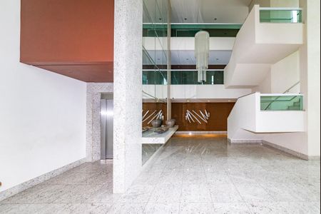 Apartamento à venda com 216m², 4 quartos e 4 vagas Apartamento à venda com 216m², 4 quartos e 4 vagasHall de entrada