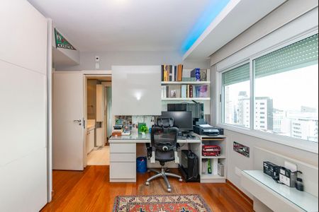 Apartamento à venda com 216m², 4 quartos e 4 vagas Apartamento à venda com 216m², 4 quartos e 4 vagasSemi Suíte 2