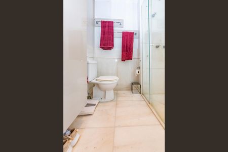 Apartamento à venda com 216m², 4 quartos e 4 vagas Apartamento à venda com 216m², 4 quartos e 4 vagasBanheiro da Suíte 1