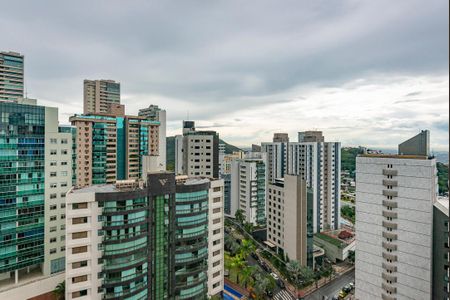 Apartamento à venda com 216m², 4 quartos e 4 vagas Apartamento à venda com 216m², 4 quartos e 4 vagasVaranda da Sala