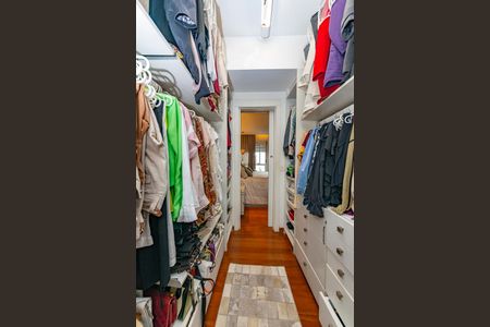 Apartamento à venda com 216m², 4 quartos e 4 vagas Apartamento à venda com 216m², 4 quartos e 4 vagasCloset da suíte 1