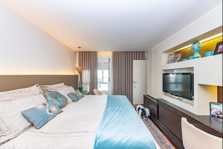 Apartamento à venda com 216m², 4 quartos e 4 vagas Apartamento à venda com 216m², 4 quartos e 4 vagasSuíte 1