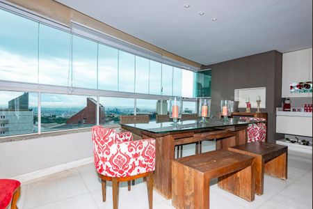 Apartamento à venda com 216m², 4 quartos e 4 vagas Apartamento à venda com 216m², 4 quartos e 4 vagasVaranda da Sala