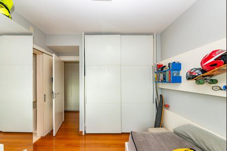 Apartamento à venda com 216m², 4 quartos e 4 vagas Apartamento à venda com 216m², 4 quartos e 4 vagasSemi Suíte 1