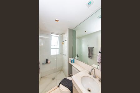 Apartamento à venda com 216m², 4 quartos e 4 vagas Apartamento à venda com 216m², 4 quartos e 4 vagasBanheiro Semi Suítes