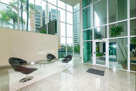 Apartamento à venda com 216m², 4 quartos e 4 vagas Apartamento à venda com 216m², 4 quartos e 4 vagasHall de entrada