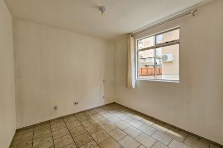 Apartamento à venda com 2 quartos, 55m² em Sagrada Família, Belo Horizonte