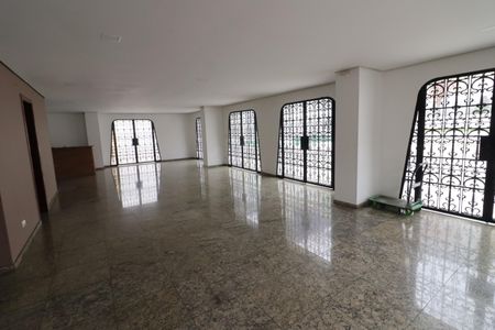Apartamento à venda com 300m², 3 quartos e 2 vagasÁrea comum - Salão de festas