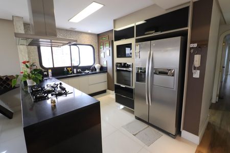 Apartamento à venda com 300m², 3 quartos e 2 vagasCozinha