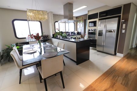 Apartamento à venda com 300m², 3 quartos e 2 vagasSala