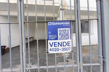 Casa à venda com 325m², 3 quartos e sem vagaPLACA INSTALADA NA FACHADA 