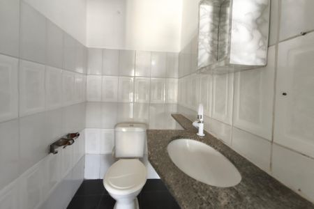 Casa à venda com 325m², 3 quartos e sem vagaCasa 2 - Banheiro 