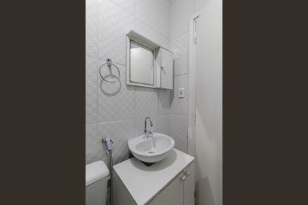 Casa à venda com 39m², 1 quarto e sem vaga Casa à venda com 39m², 1 quarto e sem vagaBanheiro