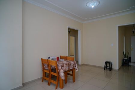 Apartamento à venda com 81m², 2 quartos e sem vagaSala