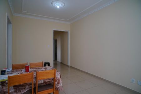 Apartamento à venda com 81m², 2 quartos e sem vagaSala