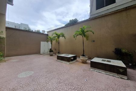 Apartamento à venda com 81m², 2 quartos e sem vagaÁrea comum