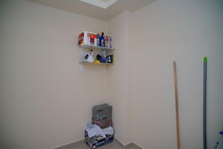 Apartamento à venda com 81m², 2 quartos e sem vagaQuarto de Serviço