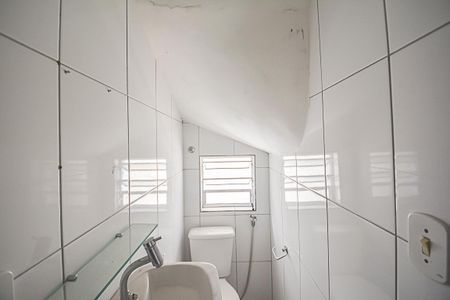 Casa à venda com 145m², 2 quartos e 2 vagasLavabo