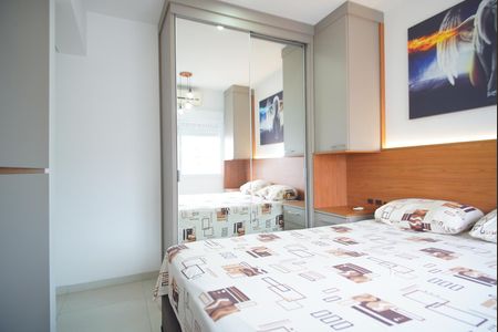 Suíte de apartamento para alugar com 2 quartos, 55m² em São Sebastião, Porto Alegre