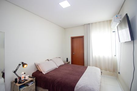 Casa à venda com 90m², 3 quartos e 2 vagasQuarto Suíte