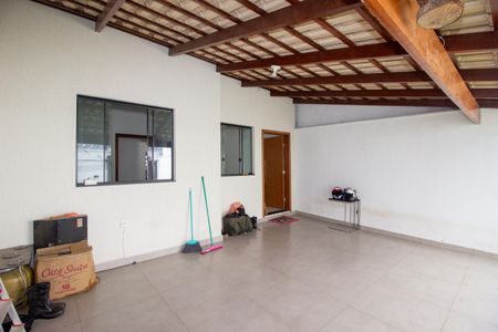 Casa à venda com 90m², 3 quartos e 2 vagasVaranda